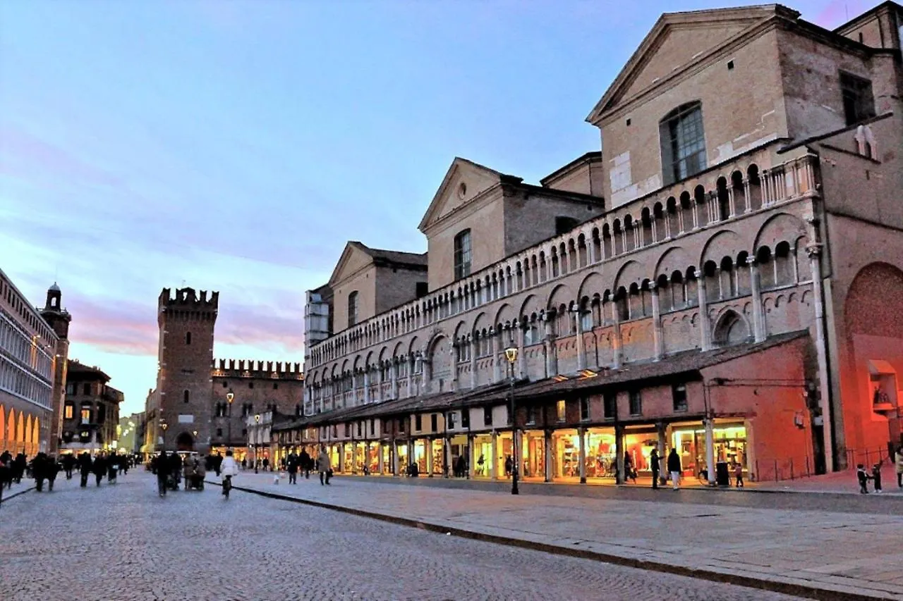 Villa Charming Flat In Centro A Ferrara Con Posto Auto