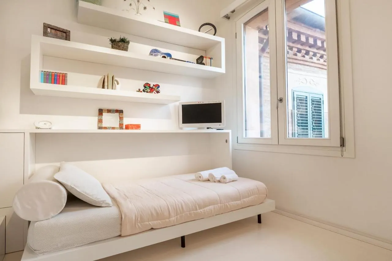 Villa Charming Flat in centro a Ferrara 0*,  Italia